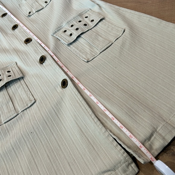 Kenzie trench coat with grommit details - Picture 10 of 10